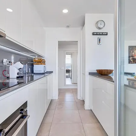 Lovely 3 Bedroom Next To Higueron Area. Apartment *