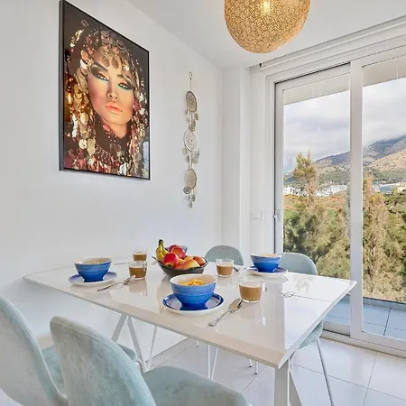 Apartment Lovely 3 Bedroom Next To Higueron Area.